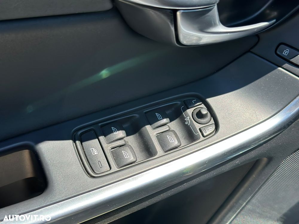Volvo XC 60 D3 Start-Stop Momentum - 34