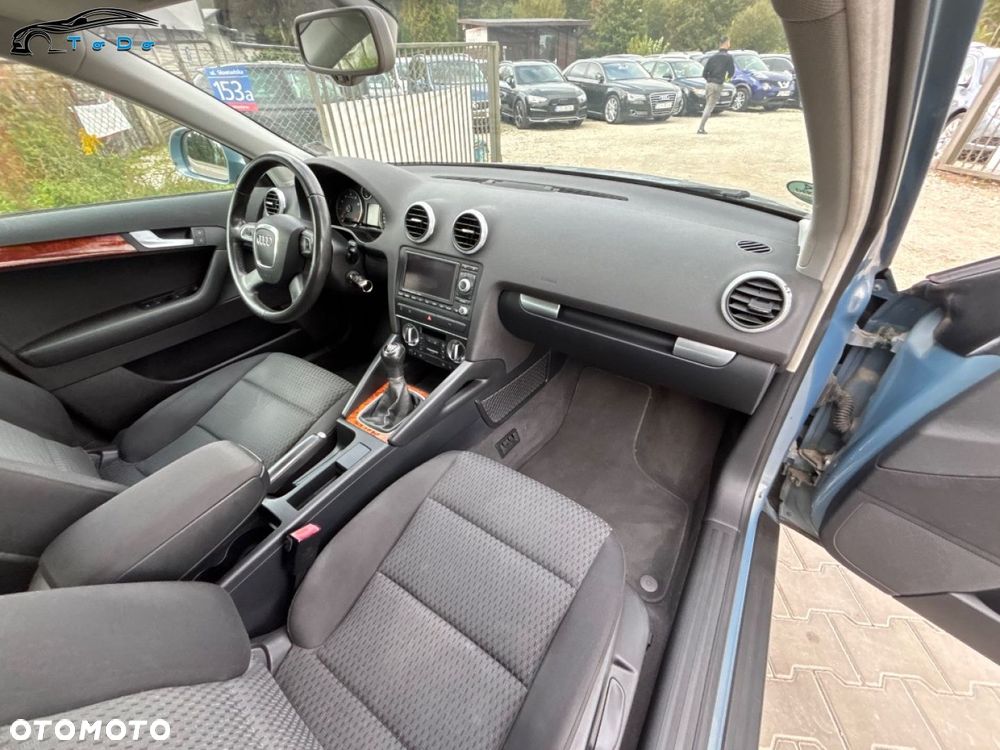 Audi A3 Sportback 1.4 TFSI Ambiente - 28