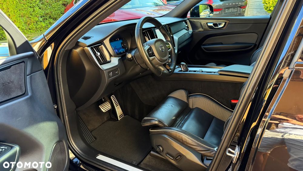 Volvo XC 60 B4 D Ultimate Dark - 16