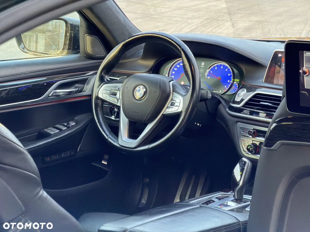 BMW Seria 7 - 29
