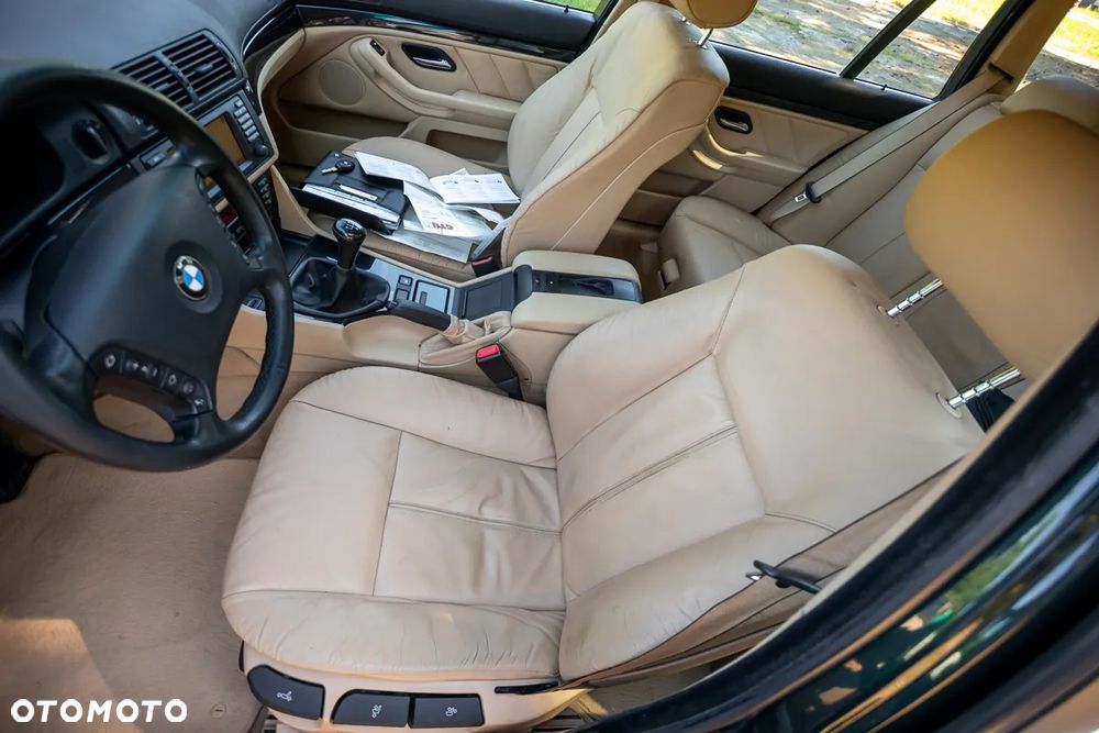 BMW Seria 5 525d Touring - 17