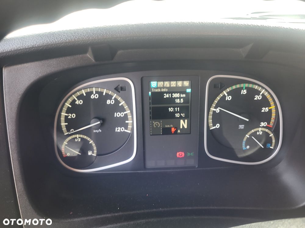 Mercedes-Benz **Mercedes Atego 1524 Chłodnia + Winda Euro 6 2018 / 240 tys. km / 15 EP / Pneumatyka / Tempomat** - 12