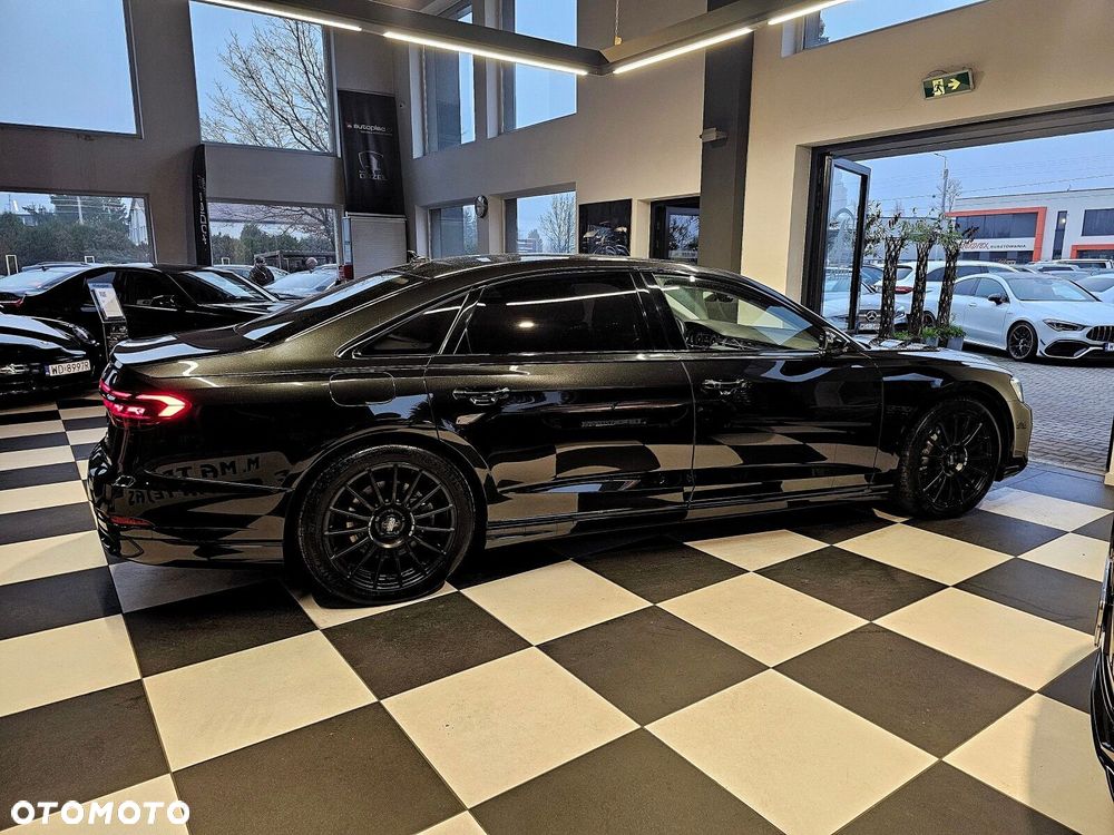 Audi A8 - 8