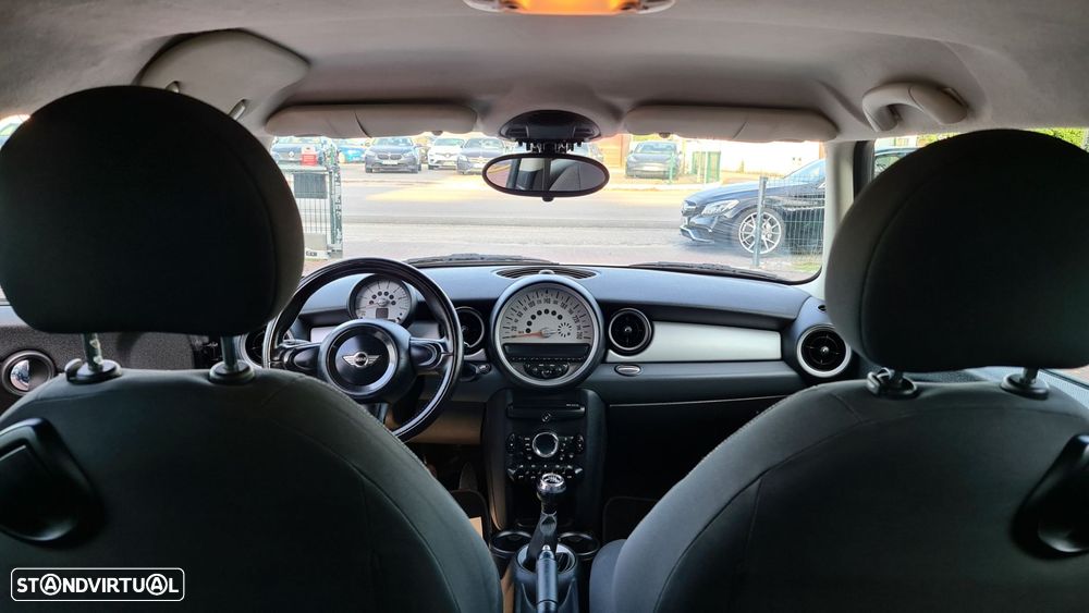 MINI 3 Portas One D - 28