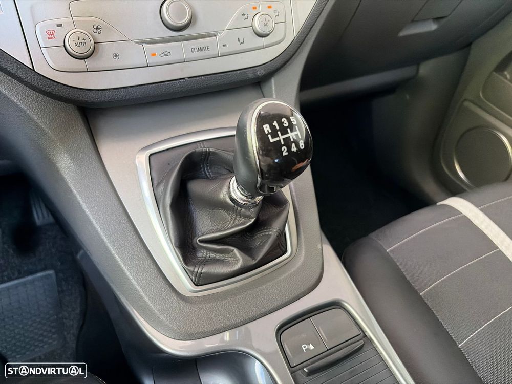 Ford Kuga 2.0 TDCi Titanium - 37