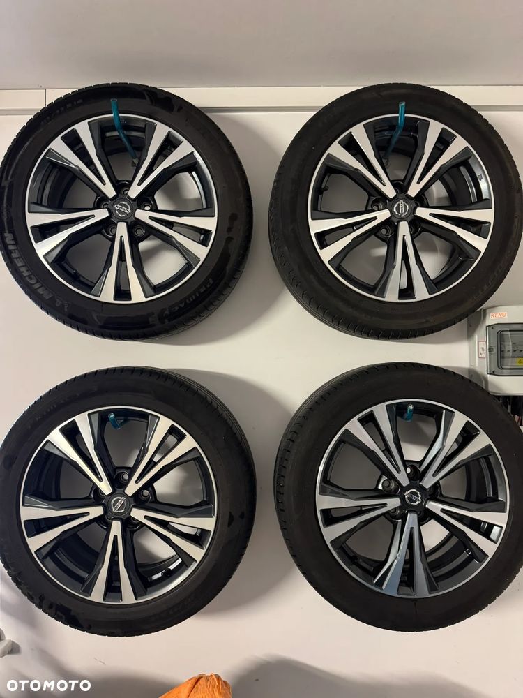 Nissan Qashqai 1.6 DIG-T N-Connecta - 30