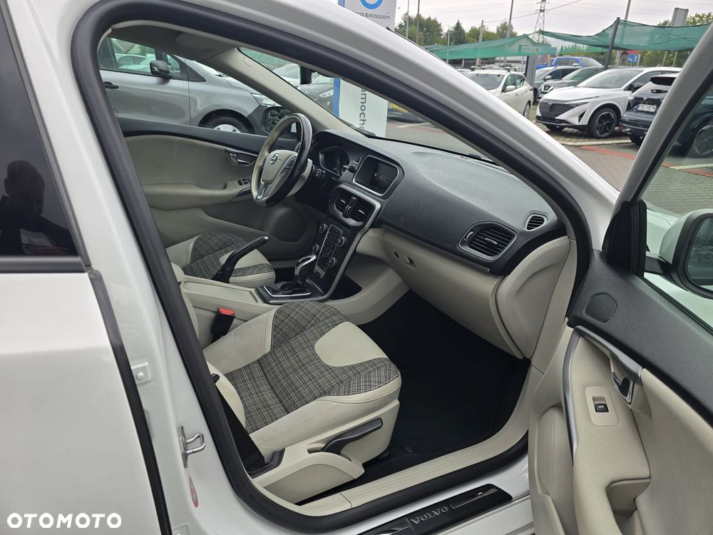 Volvo V40 T3 Drive-E Momentum - 13