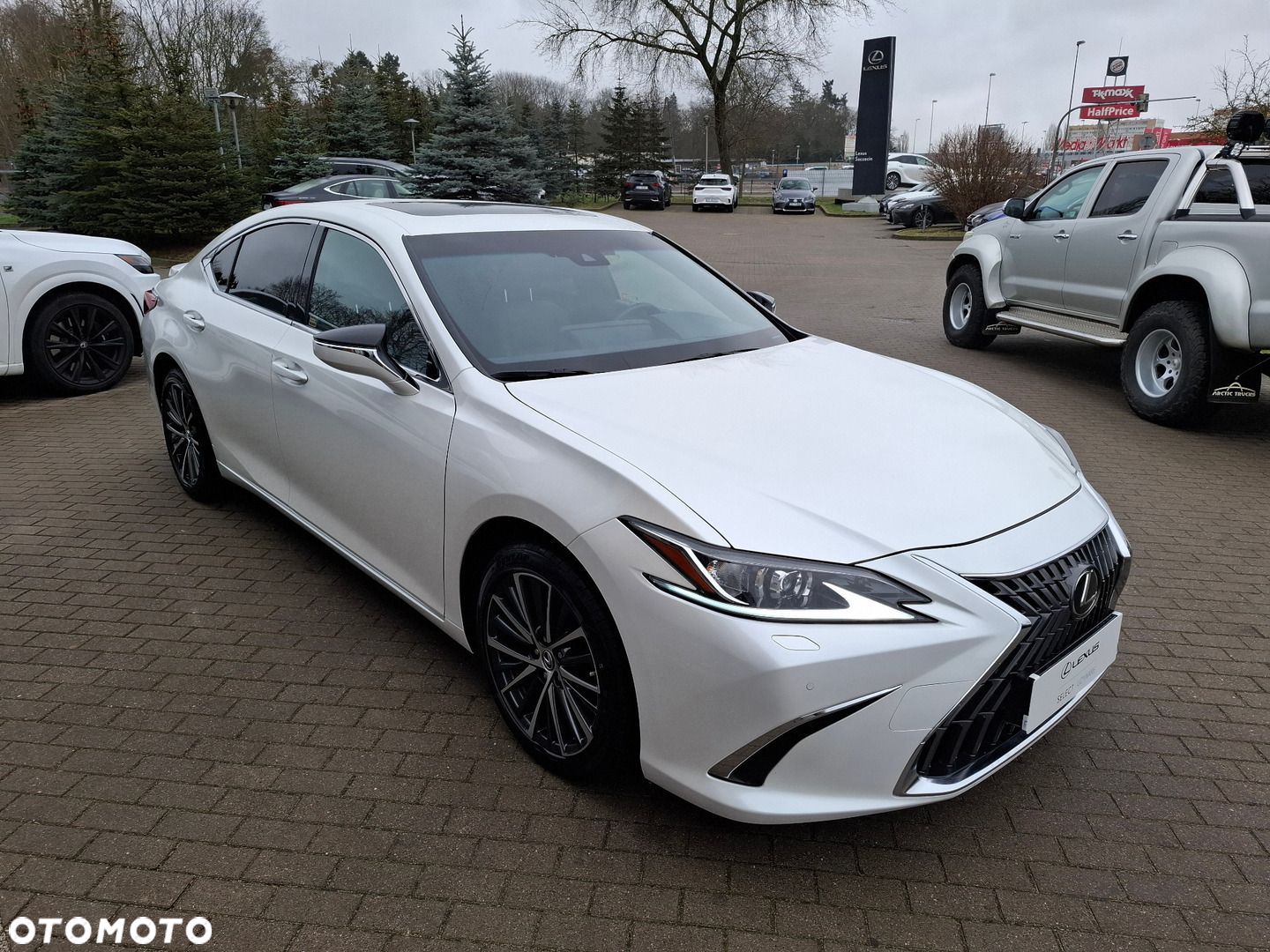 Lexus ES - 7