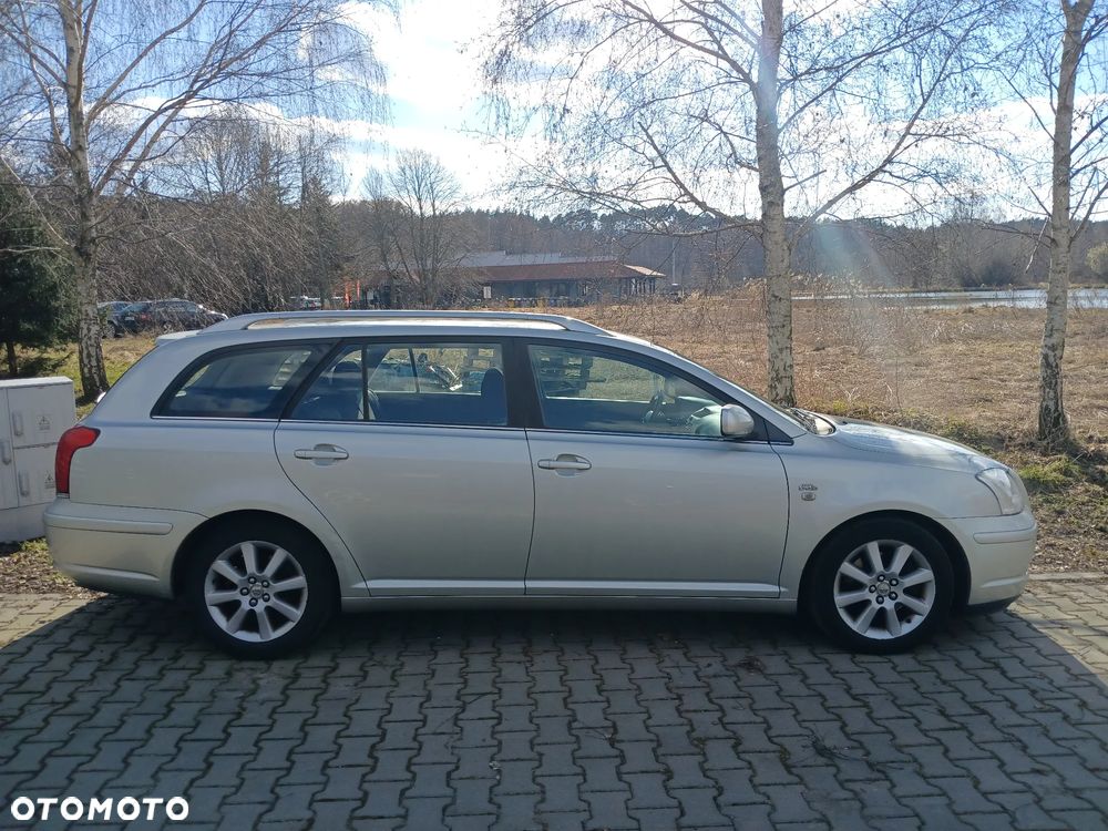 Toyota Avensis 2.0 D-4D Combi - 4