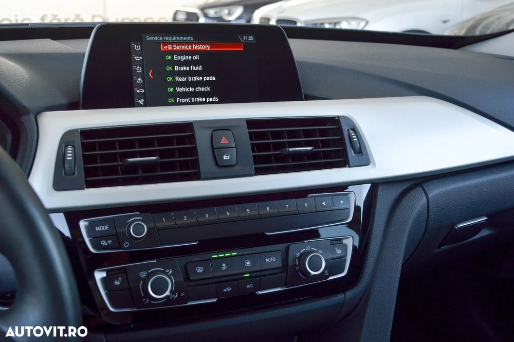 BMW Seria 3 320d Aut. Sport Line - 9