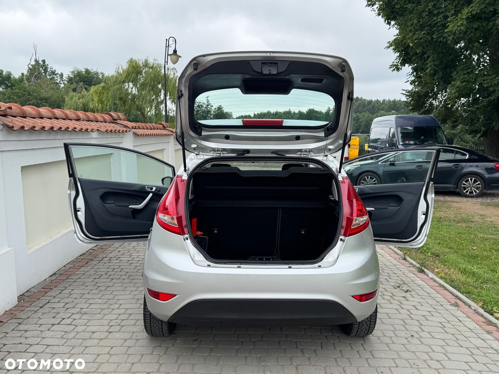 Ford Fiesta - 12