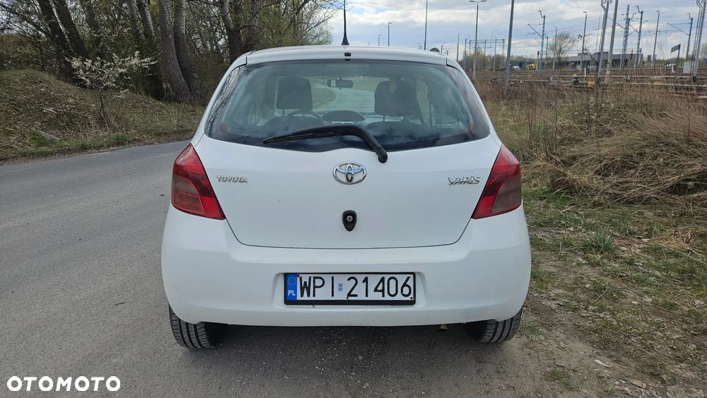 Toyota Yaris 1.3 Terra - 6