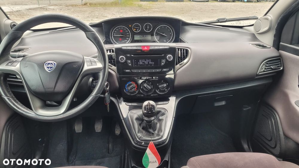 Lancia Ypsilon Y 1.2 8v Silver - 9
