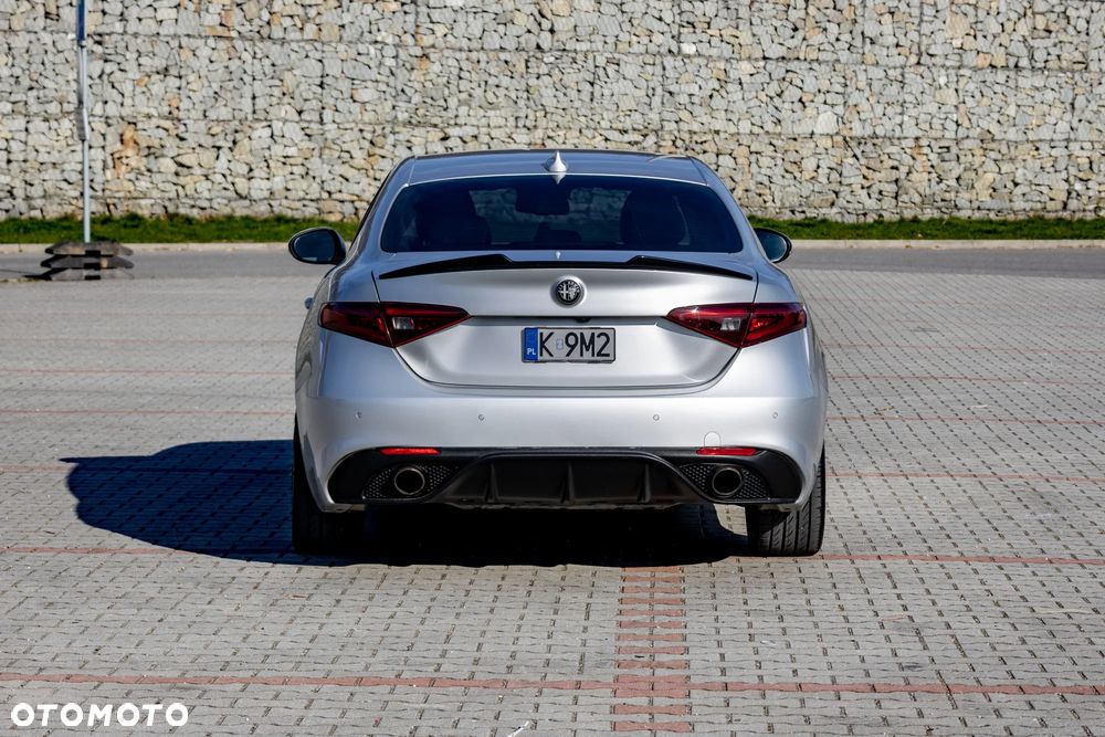 Alfa Romeo Giulia 2.0 Turbo 16V AT8-Q4 Ti - 5