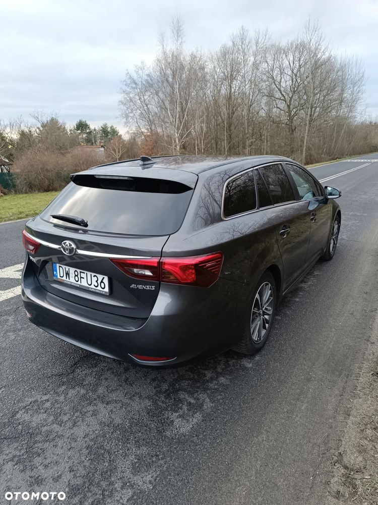 Toyota Avensis 1.8 Premium - 5