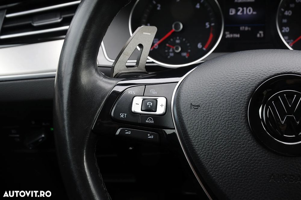 Volkswagen Passat 2.0 TDI SCR DSG BlueMotion Highline - 11