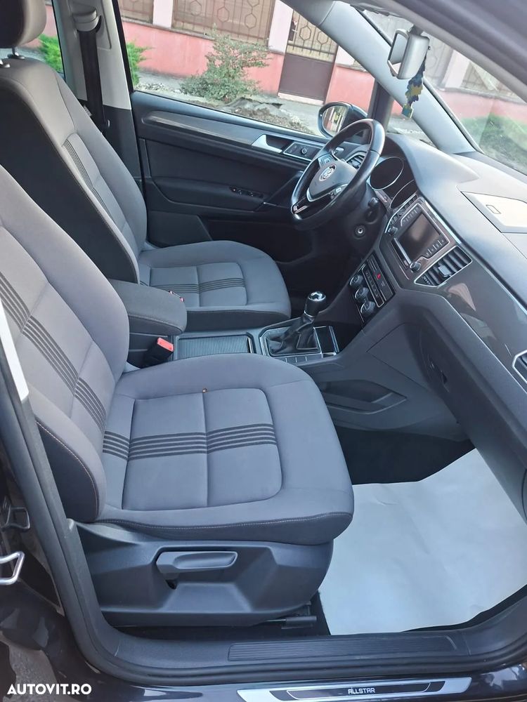 Volkswagen Golf - 12