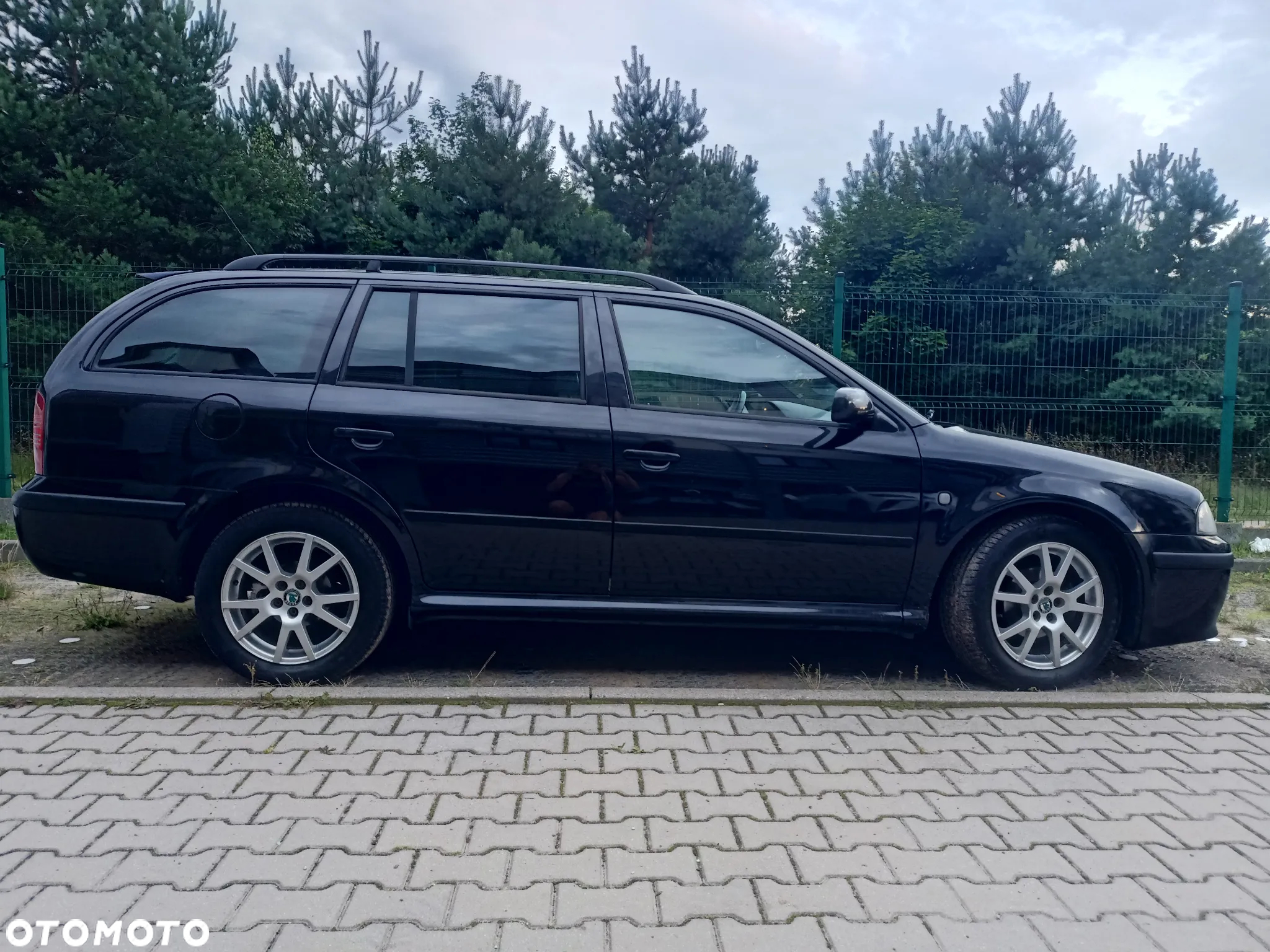 Skoda Octavia Combi 1.6 Ambiente - 9