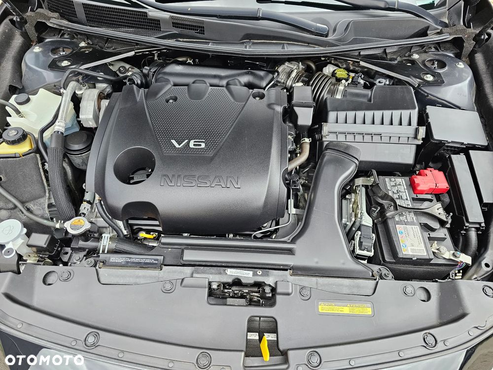 Nissan Maxima - 24