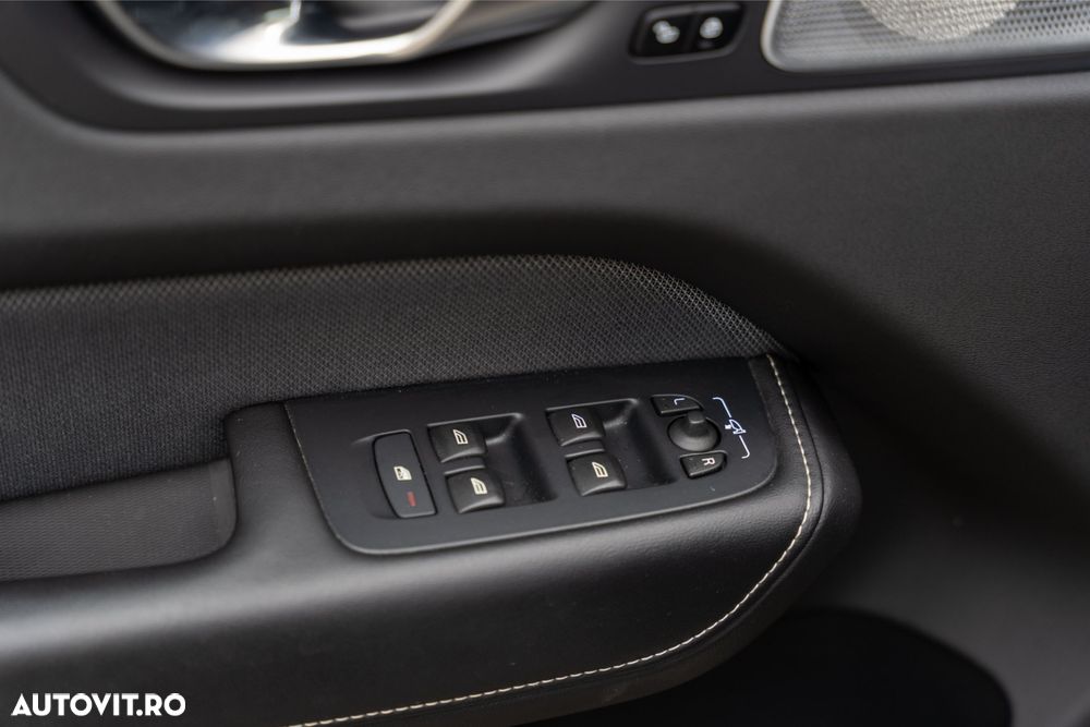 Volvo XC 60 B5 D AWD Geartronic RDesign - 36