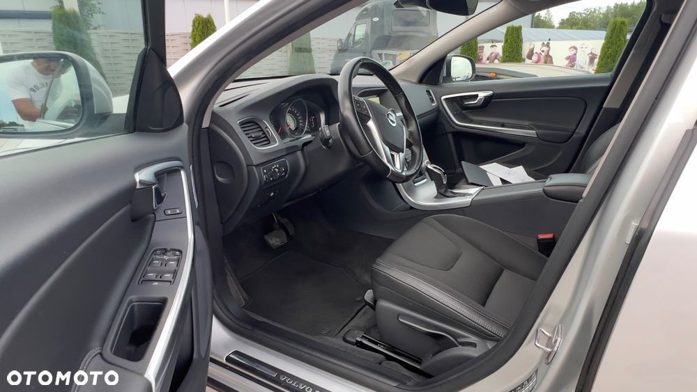 Volvo V60 D3 Geartronic Linje Svart - 14