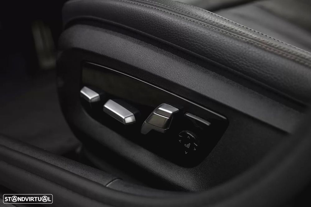 BMW 520 d Pack Desportivo M Auto - 26