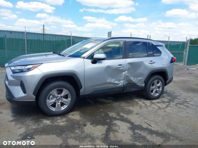 Toyota RAV4 - 8