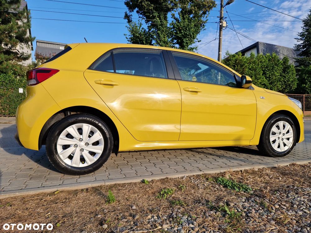 Kia Rio 1.2 L - 9