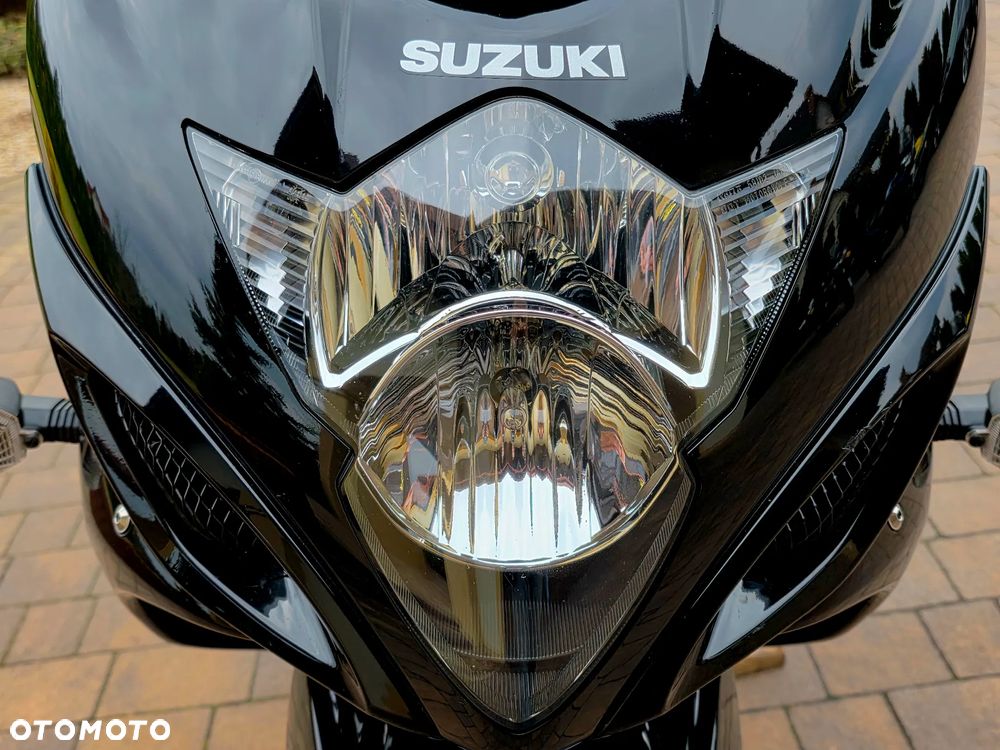 Suzuki GSX - 18