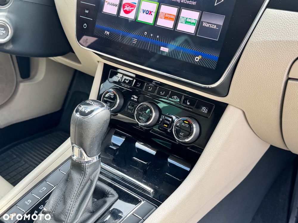 Skoda Superb 2.0 TDI 4x4 L&K DSG - 30
