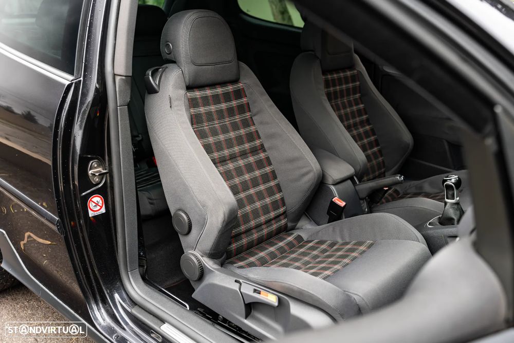 VW Golf 2.0 GTi - 20