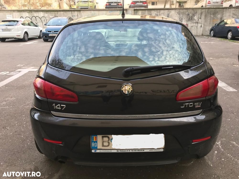 Alfa Romeo 147 1.9 JTD 16V M-Jet Distinctive - 4