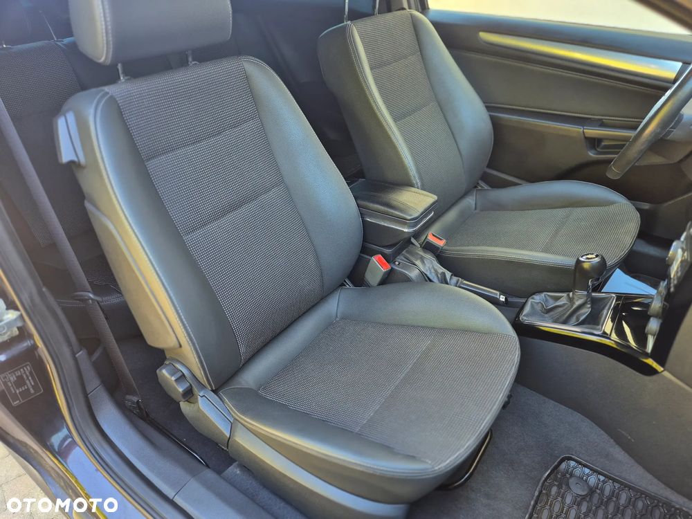 Opel Astra 1.8 Innovation 110 Jahre - 26