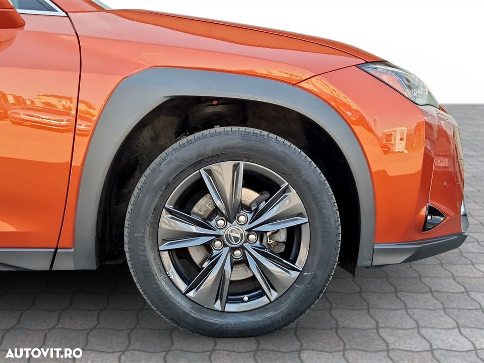 Lexus UX - 12
