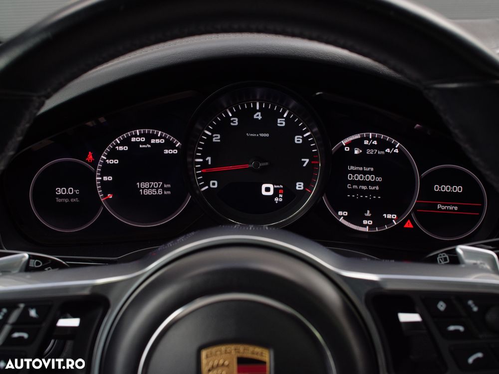 Porsche Cayenne - 12