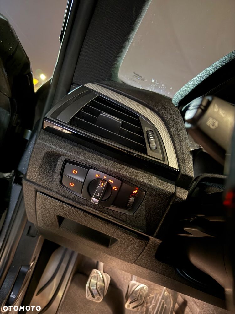 BMW Seria 2 218d - 37