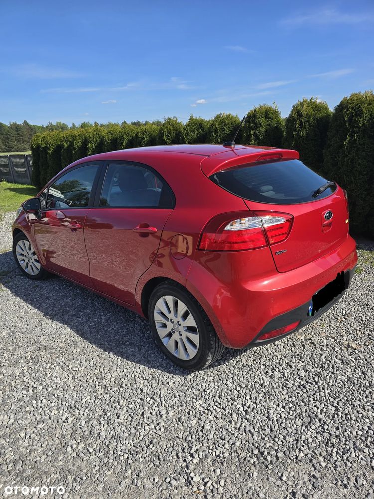 Kia Rio 1.4 L - 4