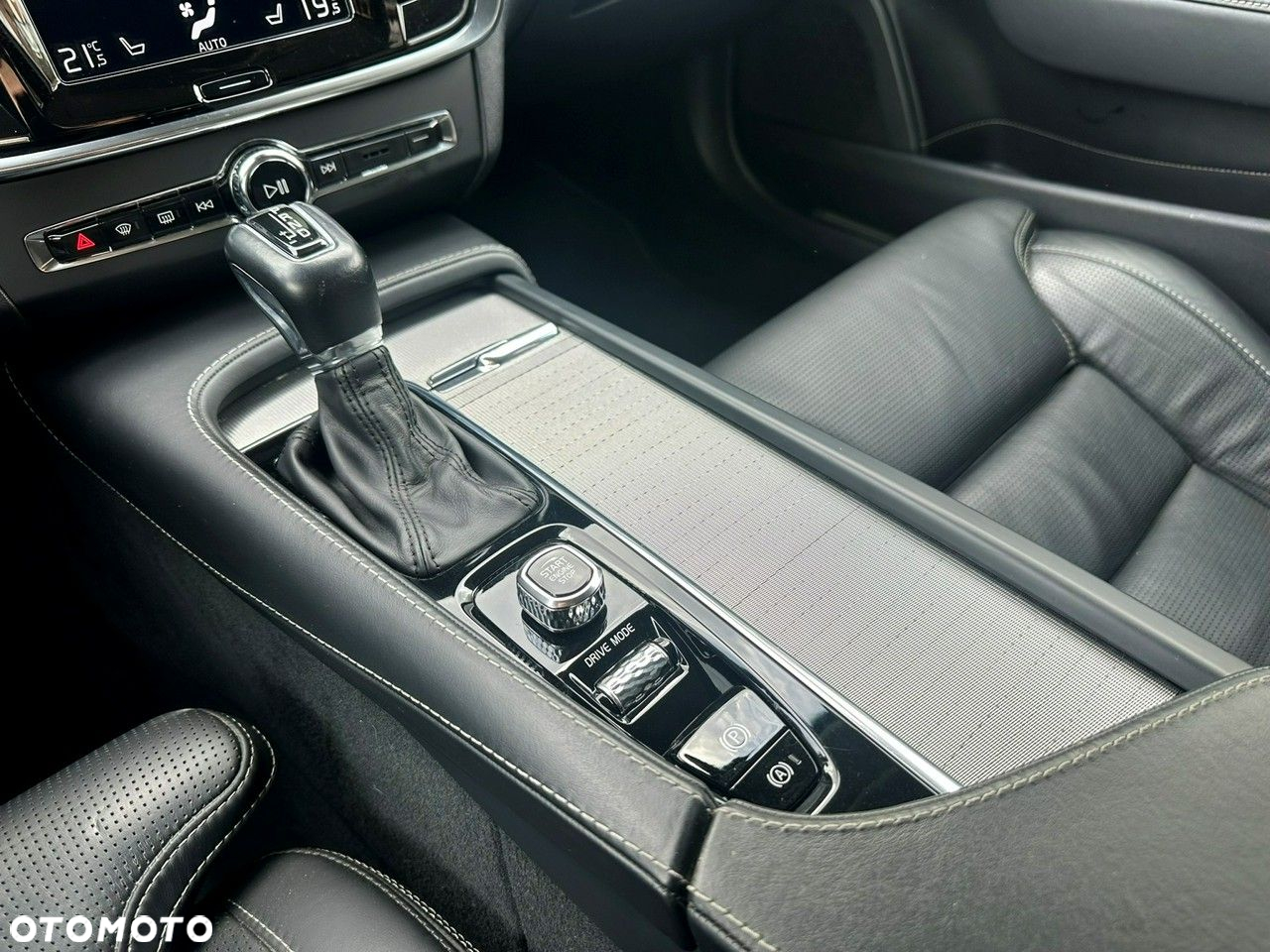 Volvo V90 Cross Country D5 SCR AWD Pro - 28