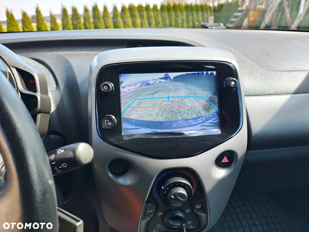 Toyota Aygo x-business - 9