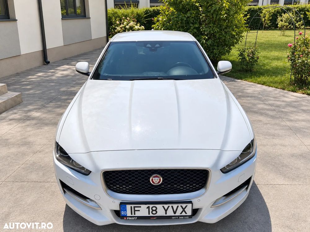 Jaguar Xe 2018 photo 5