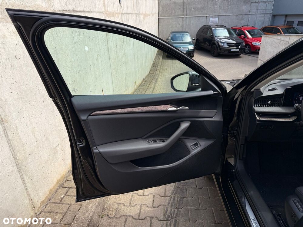 Skoda Superb 2.0 TDI SCR 4x4 L&K DSG - 14