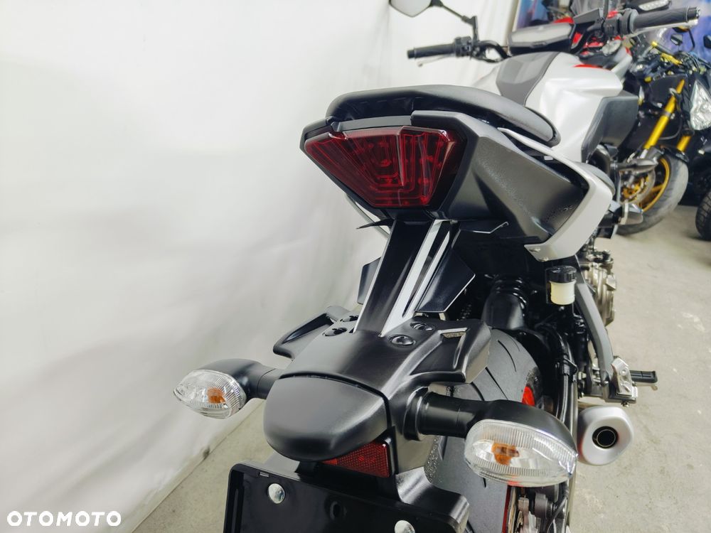 Yamaha MT - 12