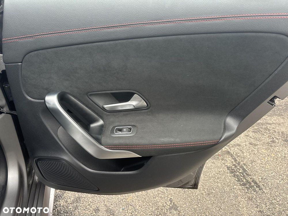 Mercedes-Benz CLA - 22