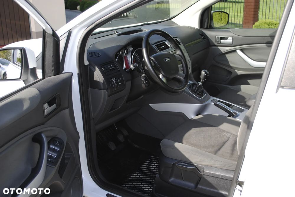 Ford Kuga - 12