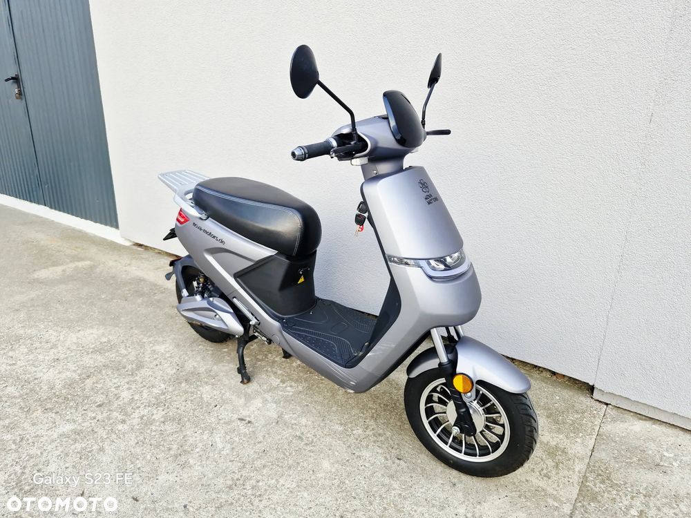 Niu M - 24