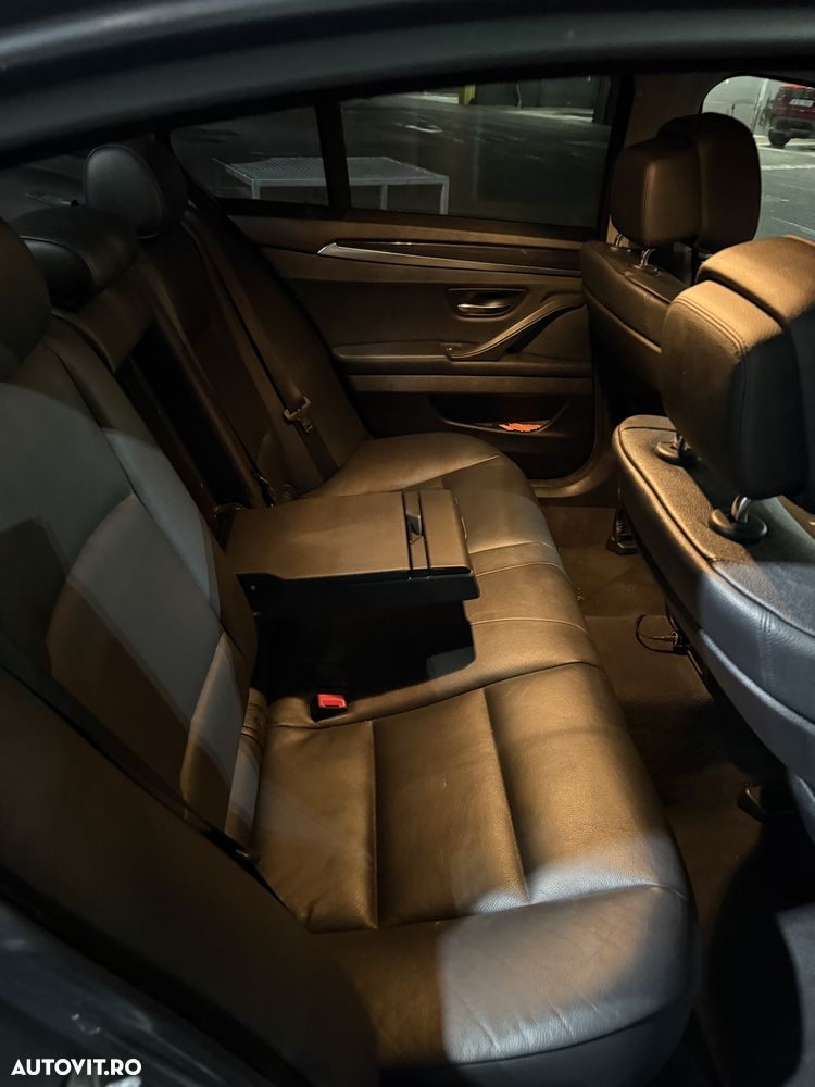 BMW Seria 5 520d Sport-Aut. - 11