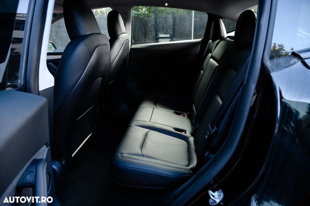Tesla Model Y - 20