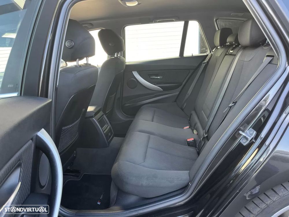 BMW 320 d Touring Aut. M Sport - 24