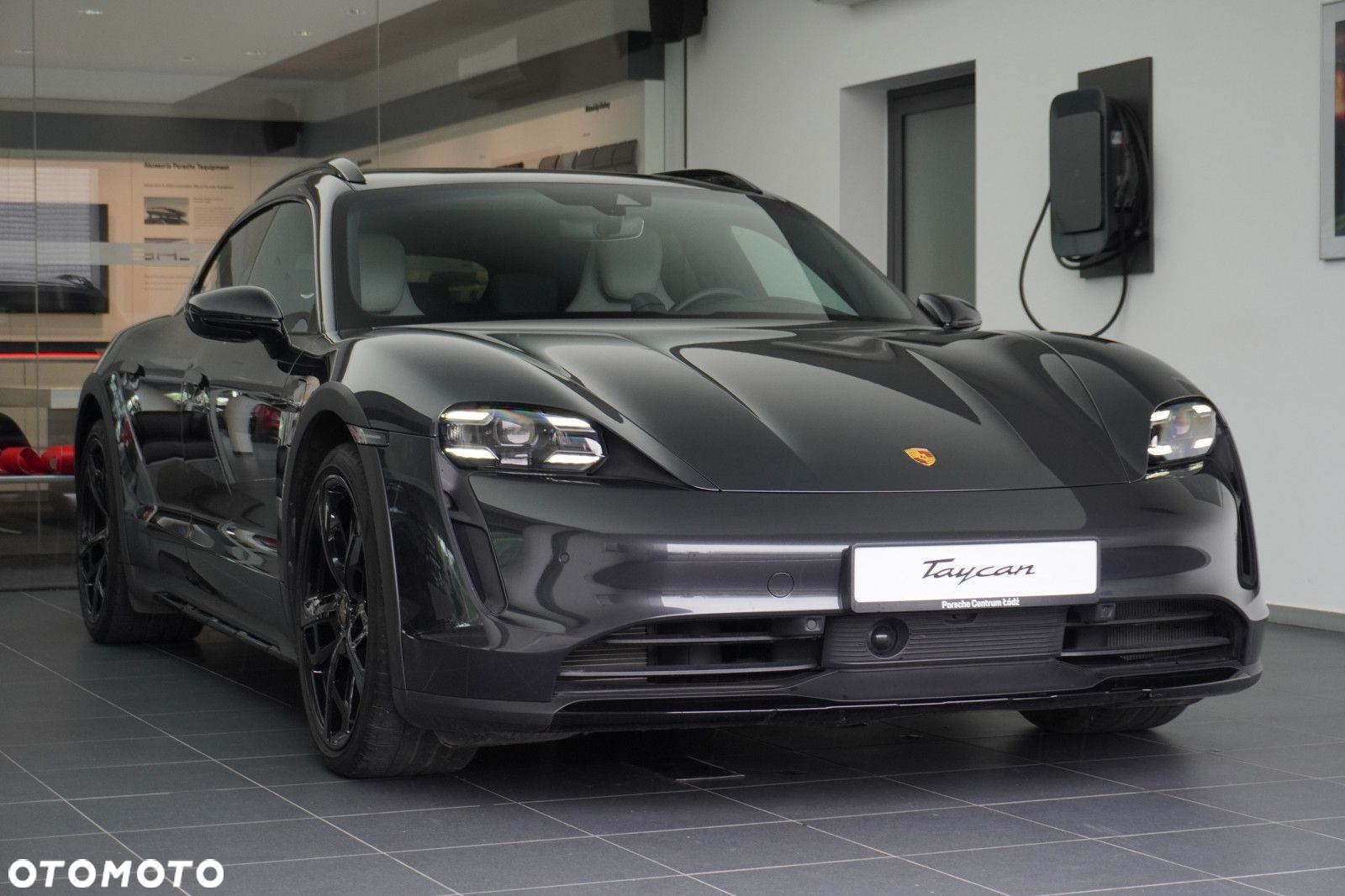 Porsche Taycan 4S Cross Turismo - 2