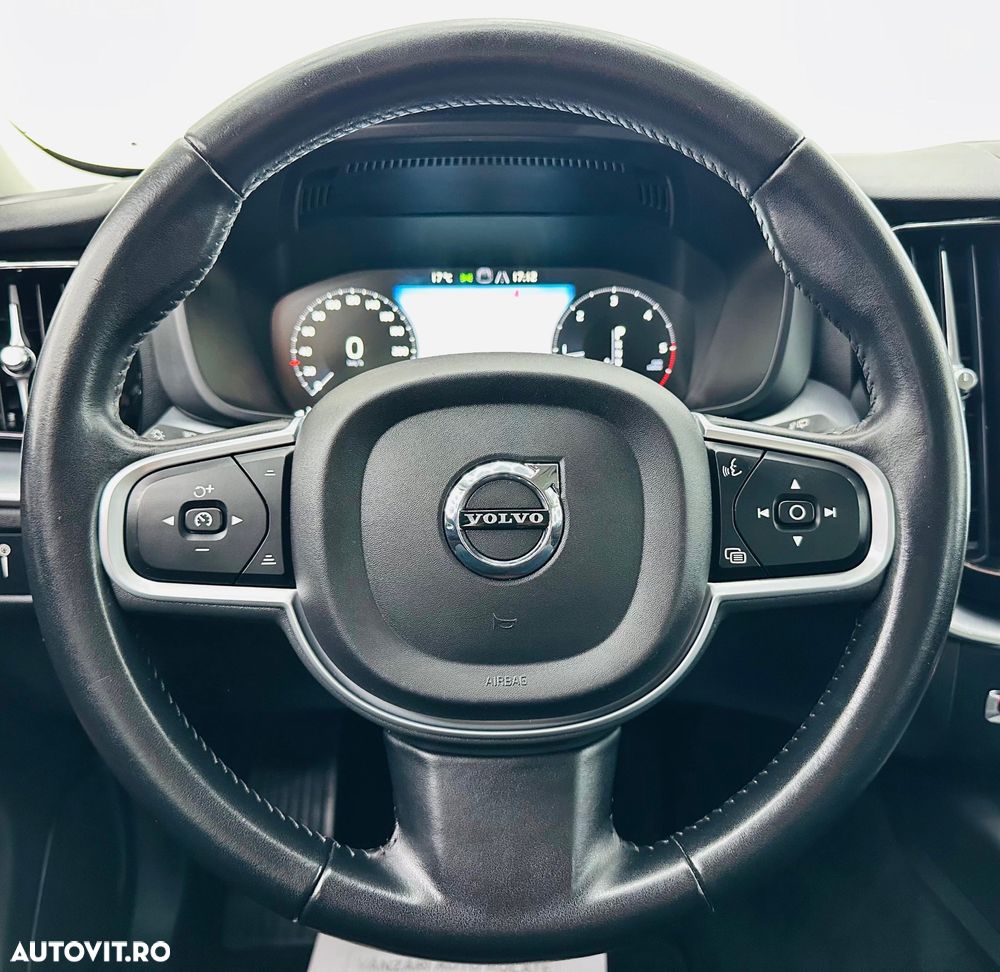 Volvo XC 60 D4 Geartronic Momentum Pro - 35